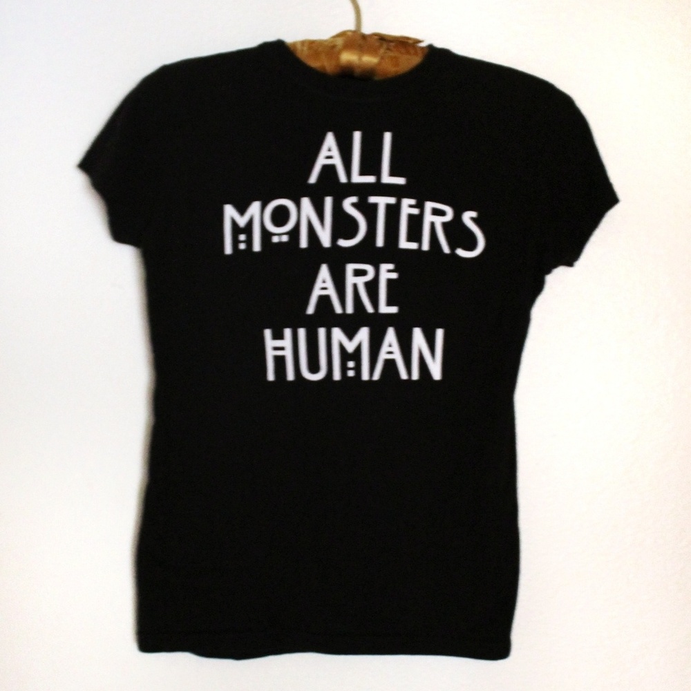 🌱$3/15🌱 American Horror Story t shirt